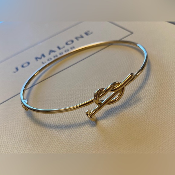 18K Real Gold Knot Bangle - Picture 7 of 15